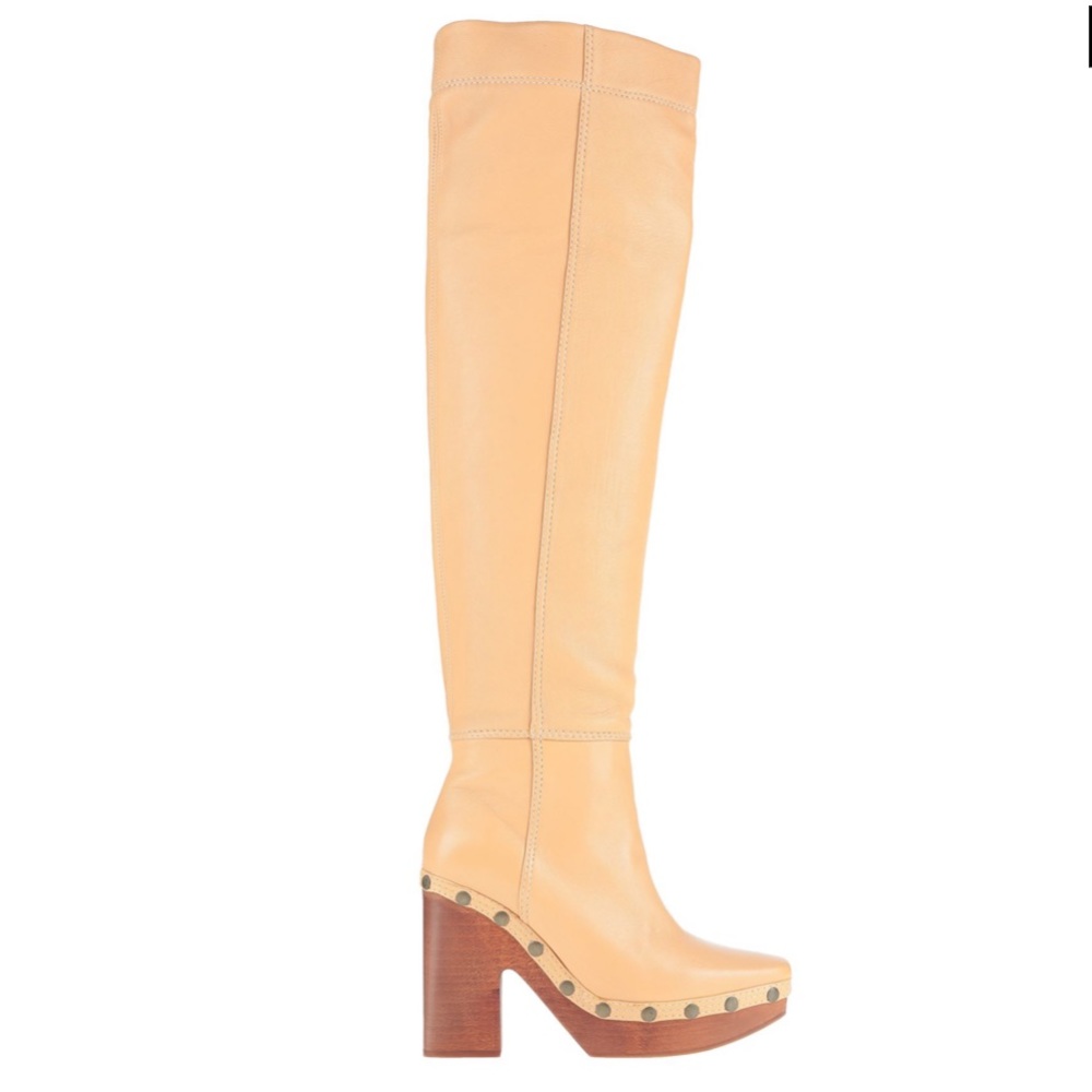 JACQUEMUS Les Bottes Sabots Tall Boot in Apricot